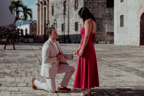 Para podczas sesji oświadczynowej w Strefie Kolonialnej, Santo Domingo
